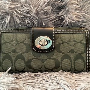 Green Signature Canvas Wallet